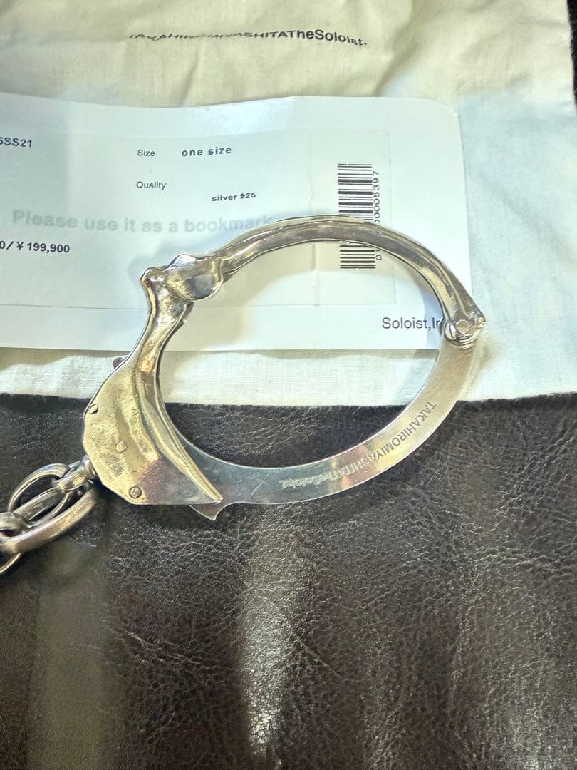 アクセサリー soloistbone shaped handcuffs bracelet.