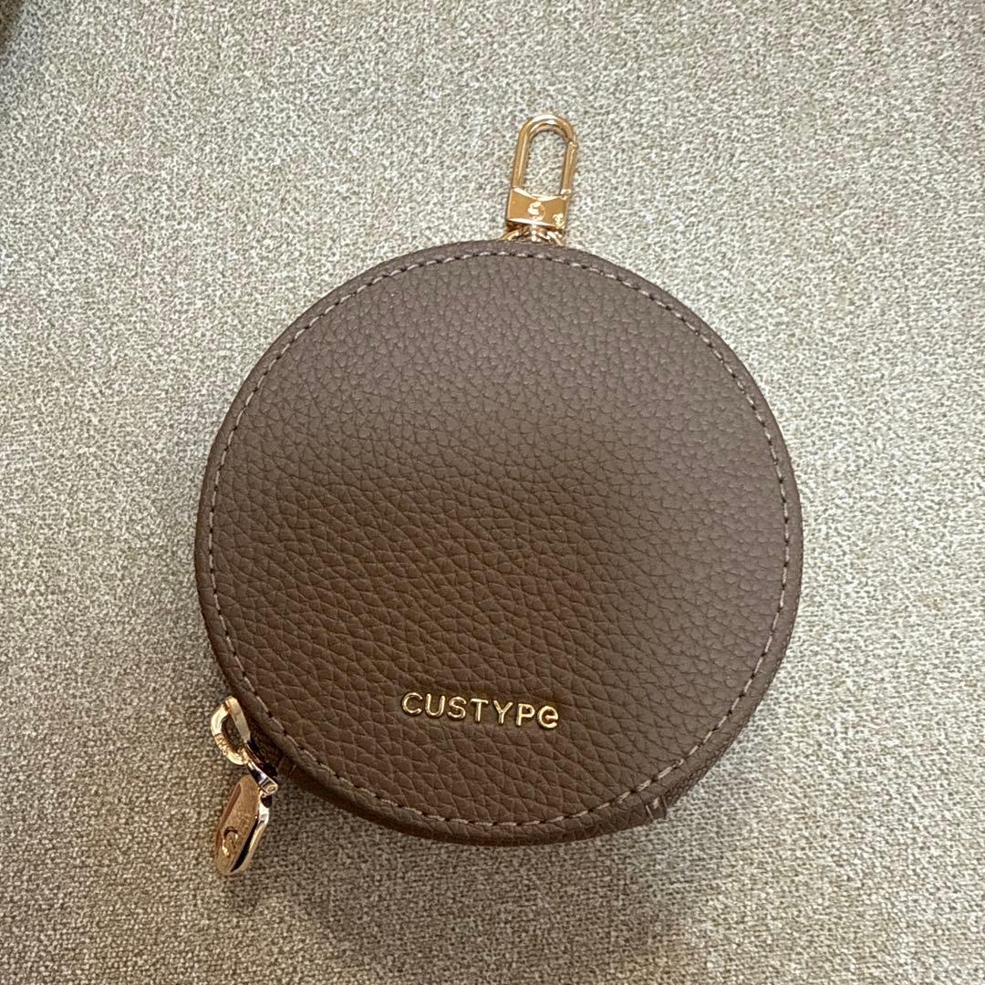 CUSTYPE iPhone用レザー調ケース モカ　iPhone16pro