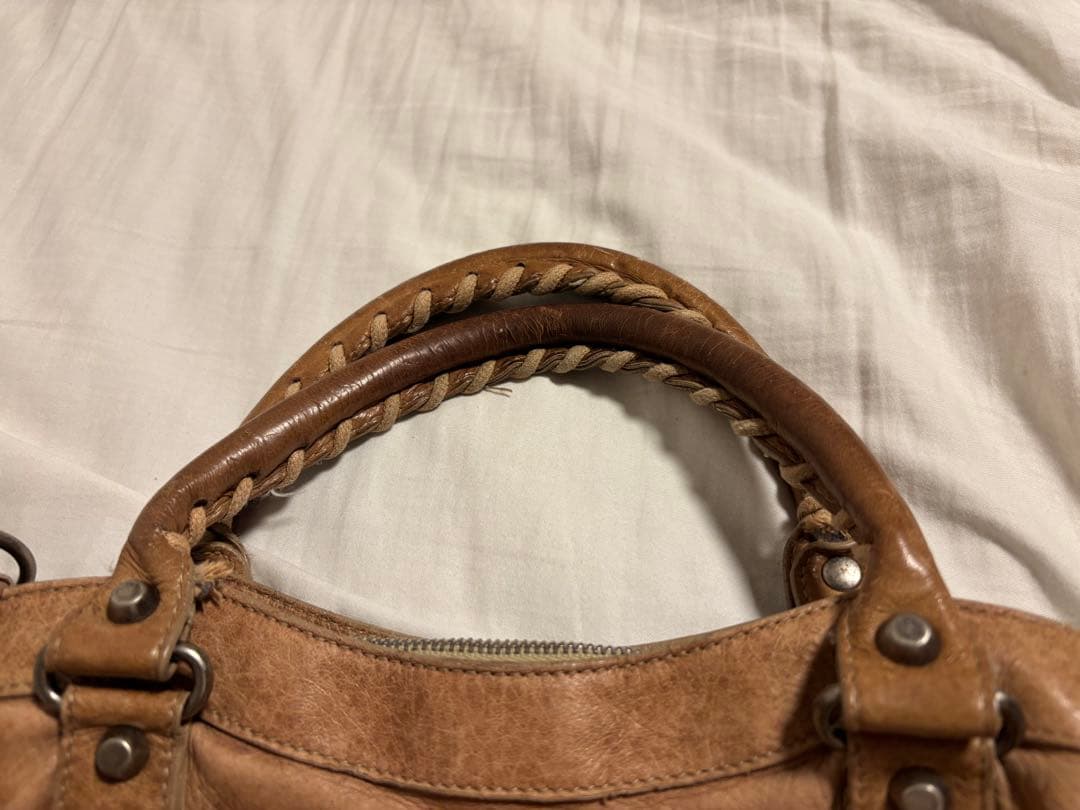 BALENCIAGA FIRST ザ ファースト ベージュ　バレンシアガ