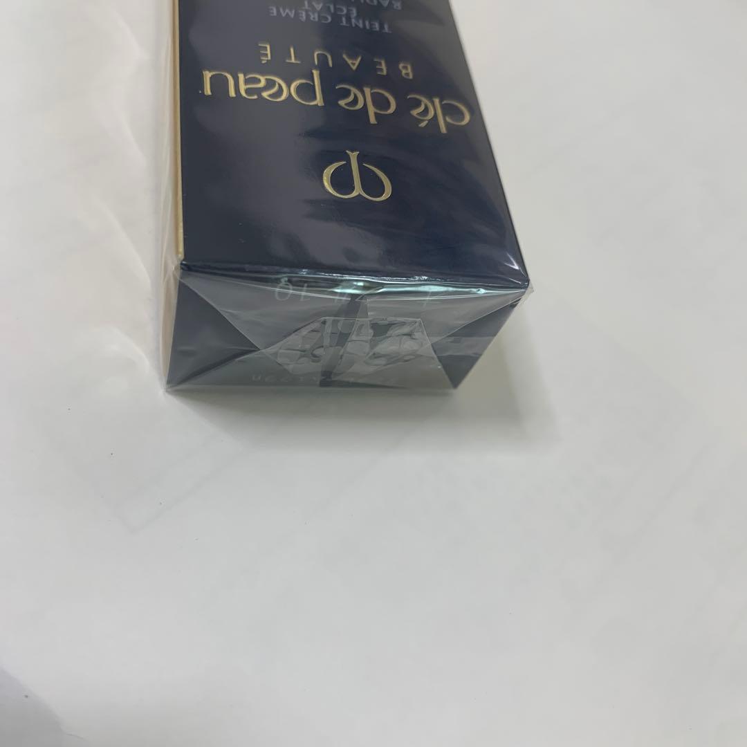 クレドポーボーテ　タンクレームエクラｎ　オークル10