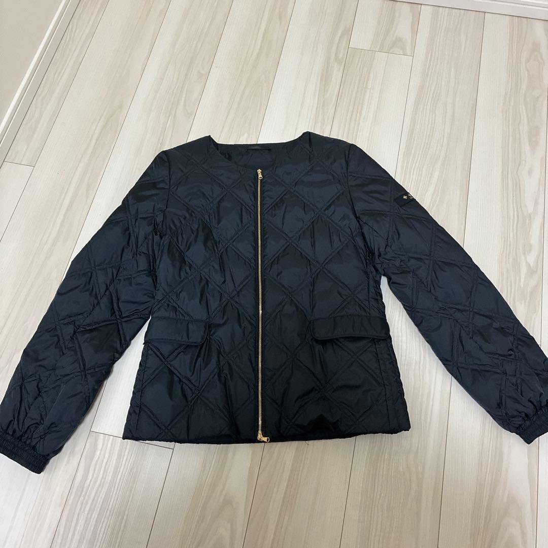 美品　タトラス セルディア ノーカラーライトキルティングダウン ブラック