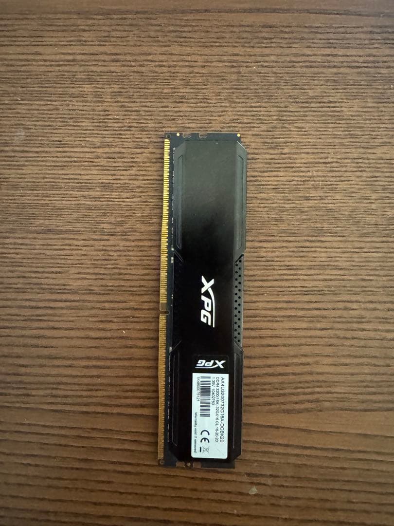 【美品】XPG DDR4-3200 32GB メモリ GAMMIX D20