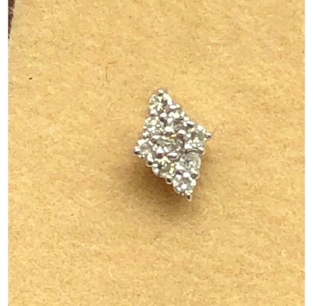 キャッチ付きに変更　K18WGダイヤモンド9粒　菱形ピアス　ひし型　片方だけ