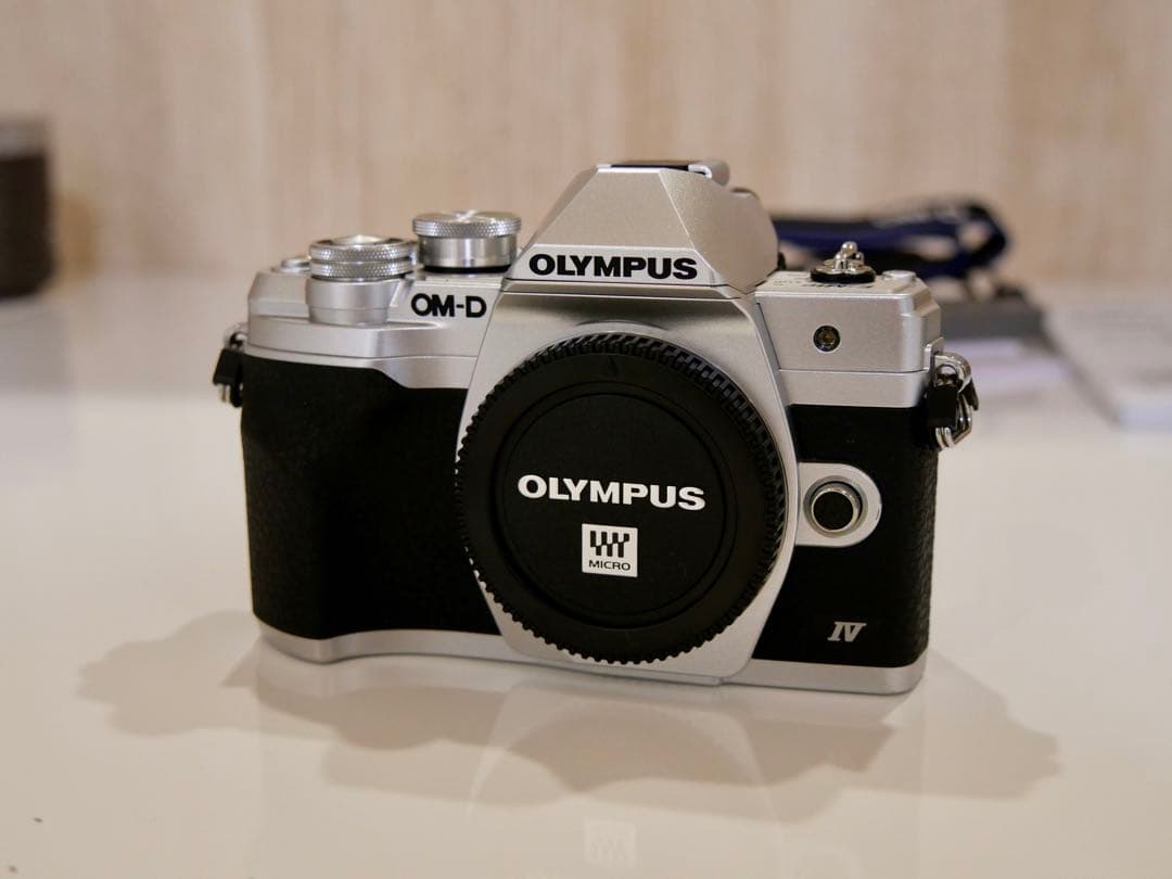OLYMPUS OM-D E-M10 Mark IV ダブルズームキット