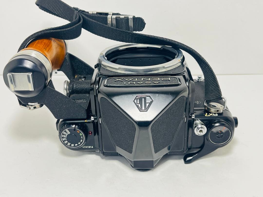 【完動品】ASAHI PENTAX 6×7 木製グリップ　ストラップ付き