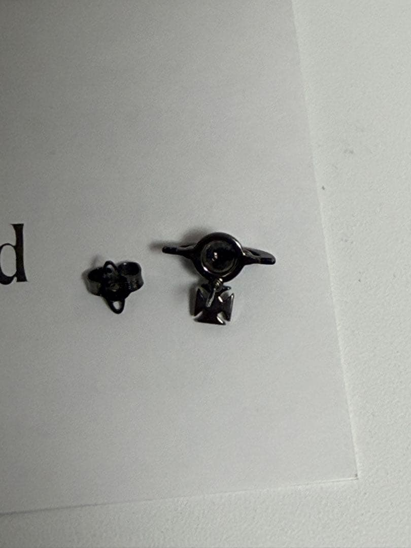 Vivienne Westwood クロスモチーフ ピアス(片耳用)