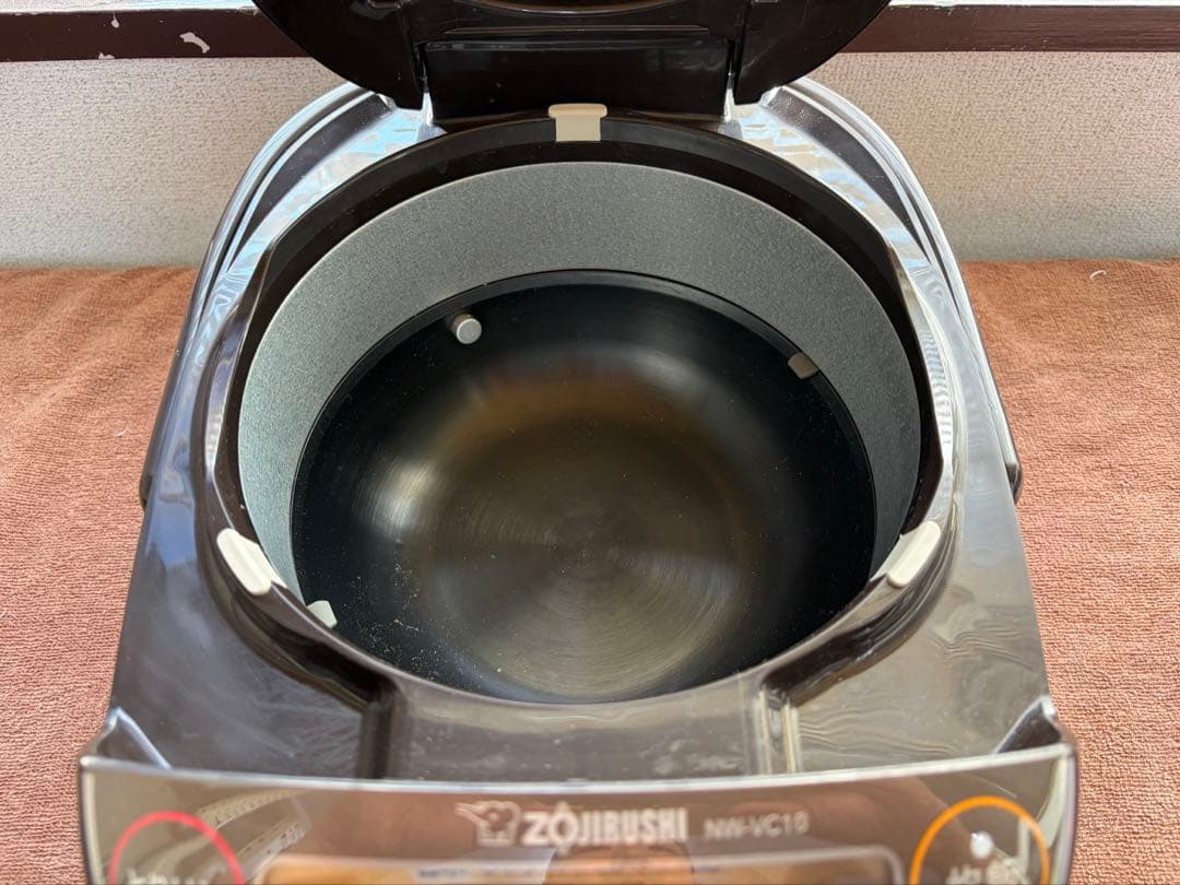 m 1128象印 IH炊飯器 NW-VC10 5.5合炊き 23年製