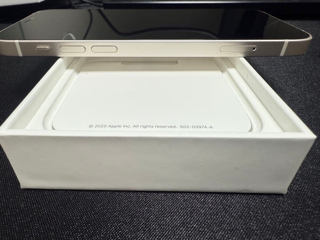 B*︎様 新品未使用 iPhone 12 ホワイト64GB ジャンク リンゴルー