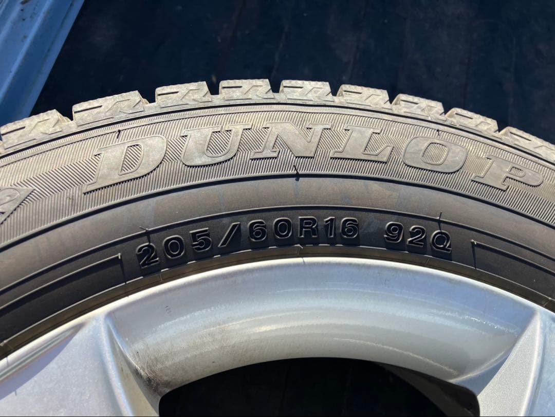 DUNLOP 205/60R16 スタッドレスタイヤホイール4本セット