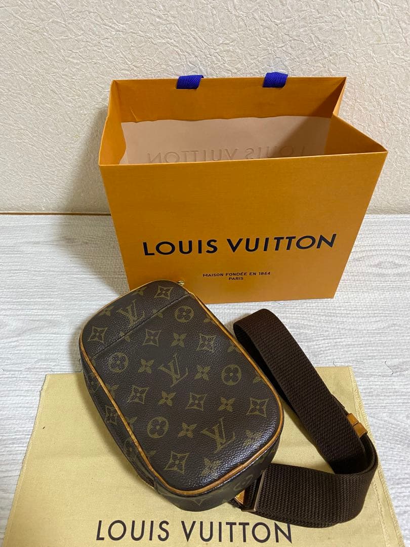 LOUIS VUITTONポシェット・ガンジュ ショルダーバッグ モノグラム