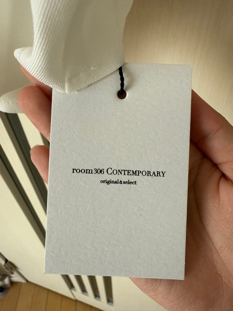 room306 プレーツデザイントップス ホワイト フリーサイズ