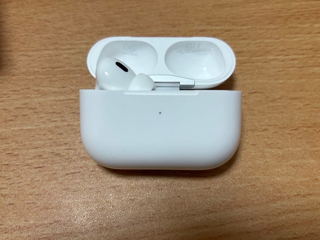 AirPods Pro 第二世代　ケースと左耳のみ