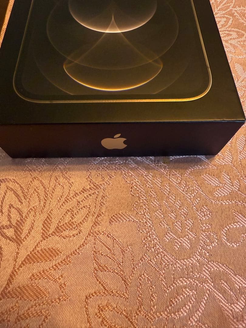 【美品】Apple iPhone12ProMax128GBゴールド