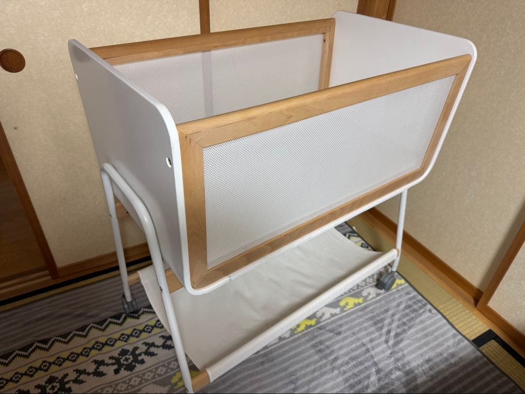 ベビーベッド　リリワゴン2 ホワイト