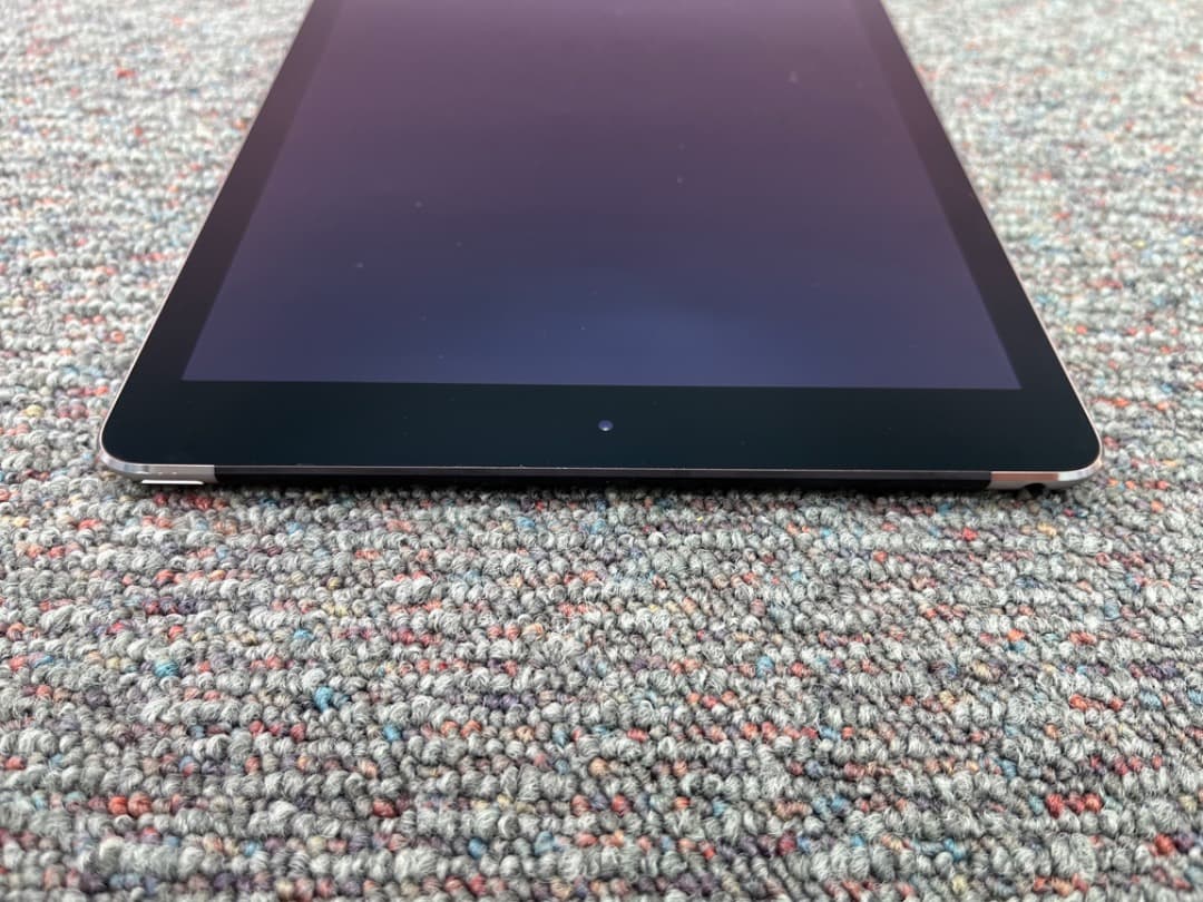 【感動品】iPad Air2　Wi-Fi+Cellular　simフリー　848