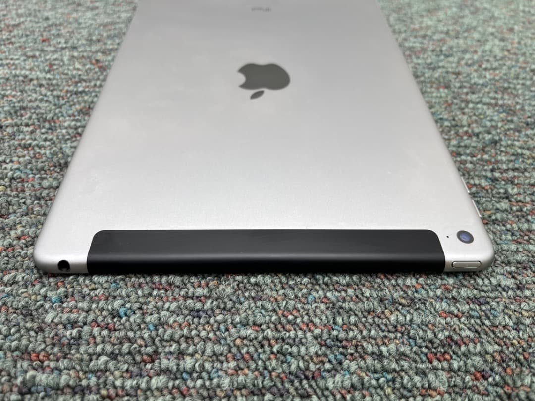 【感動品】iPad Air2　Wi-Fi+Cellular　simフリー　848