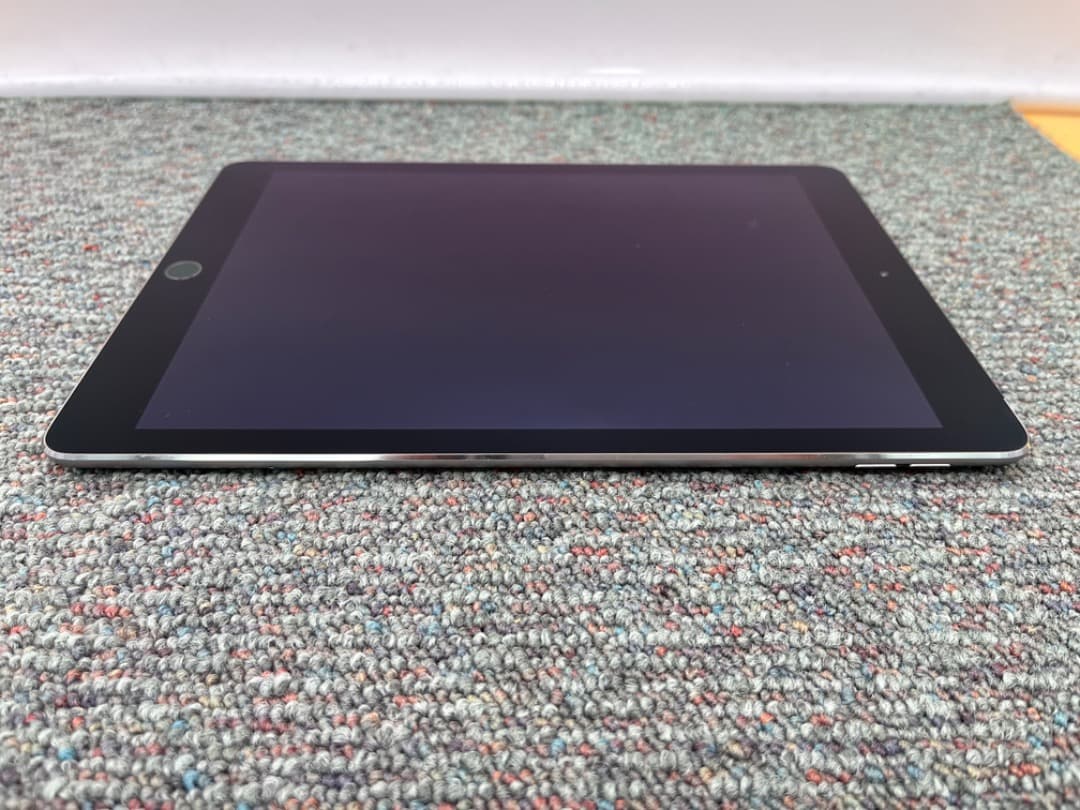 【感動品】iPad Air2　Wi-Fi+Cellular　simフリー　848
