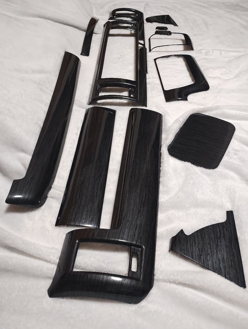 SilkBlaze 200系ハイエース 4型 ワイドインテリアパネル黒木目