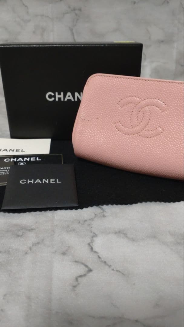 CHANEL ピンクレザーポーチ
