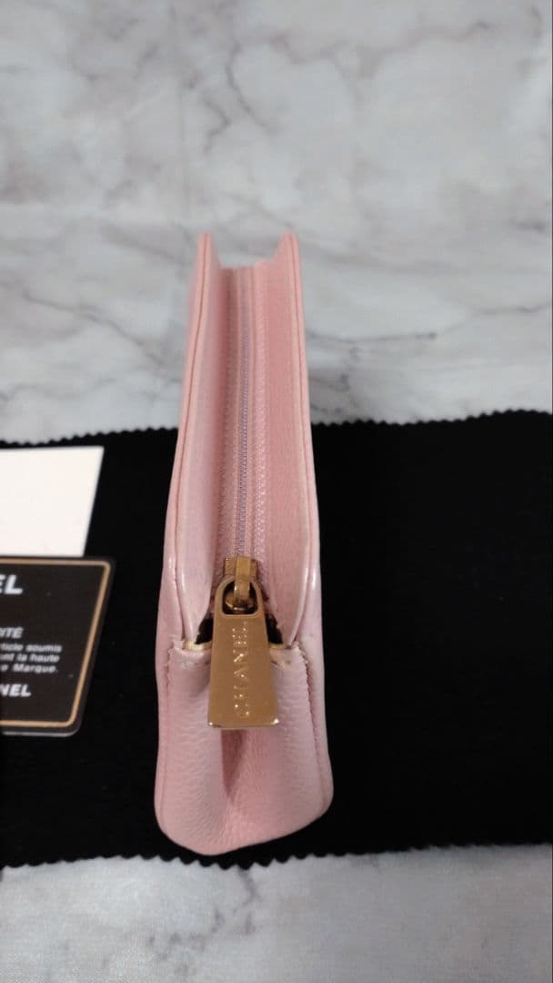 CHANEL ピンクレザーポーチ