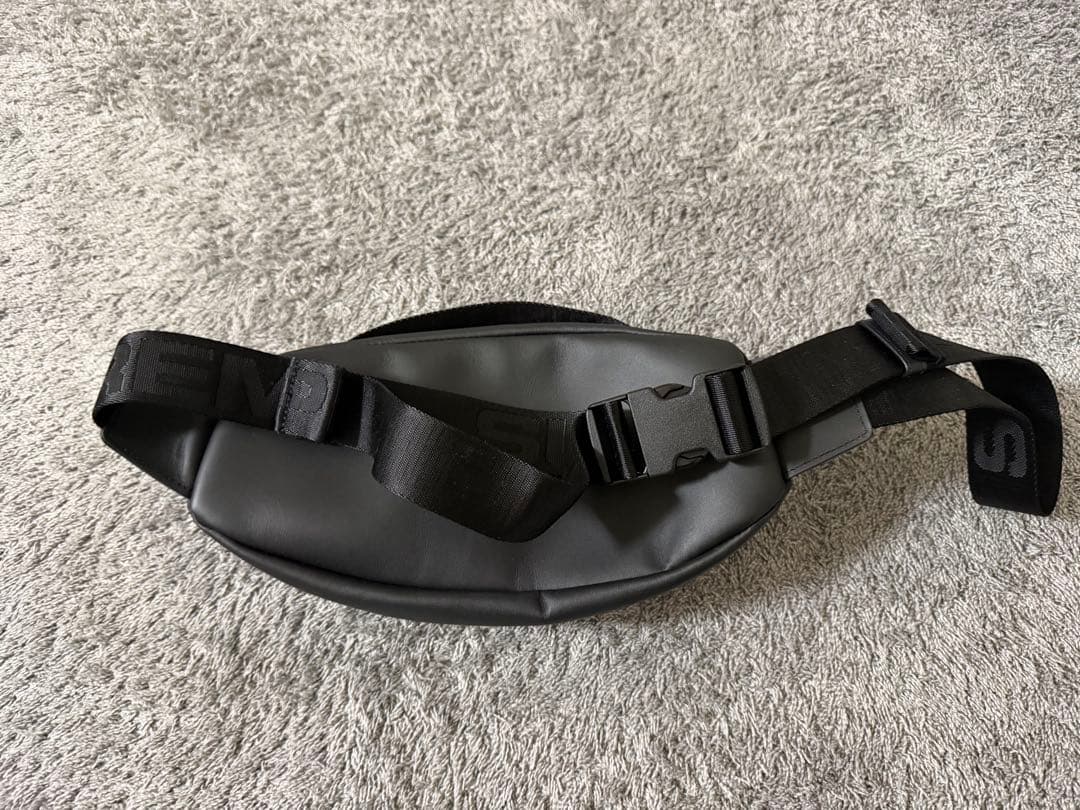 【美品】Supreme 23FW ボディバッグ ウエストバッグ　ブラック