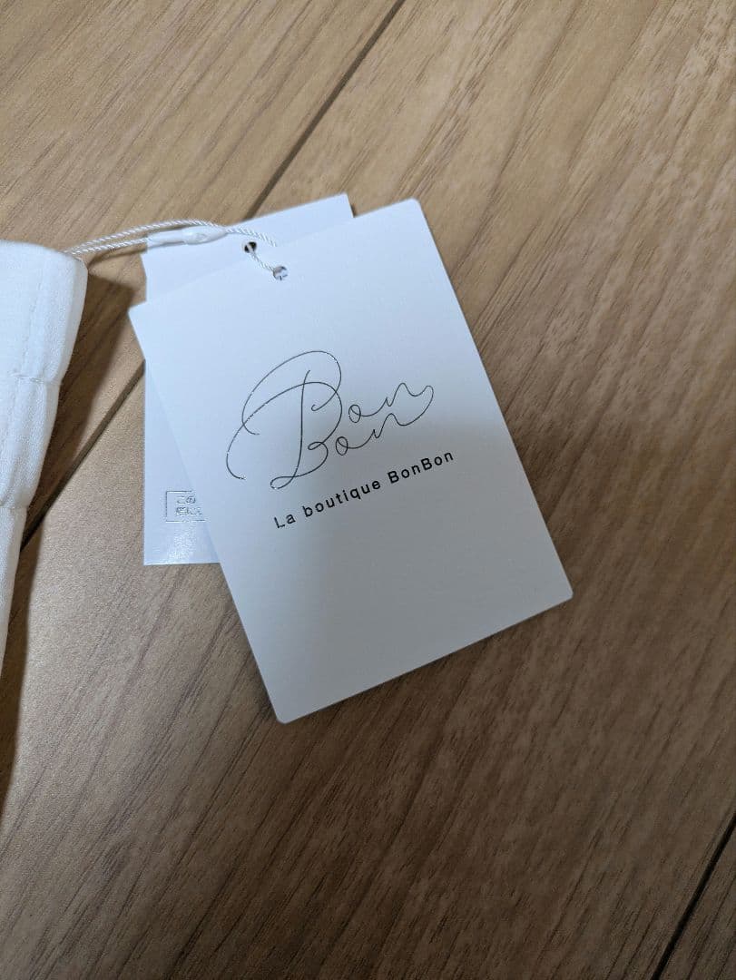 【新品未使用】ラ ブティックボンボン　アシメラッフルスカート　ホワイト