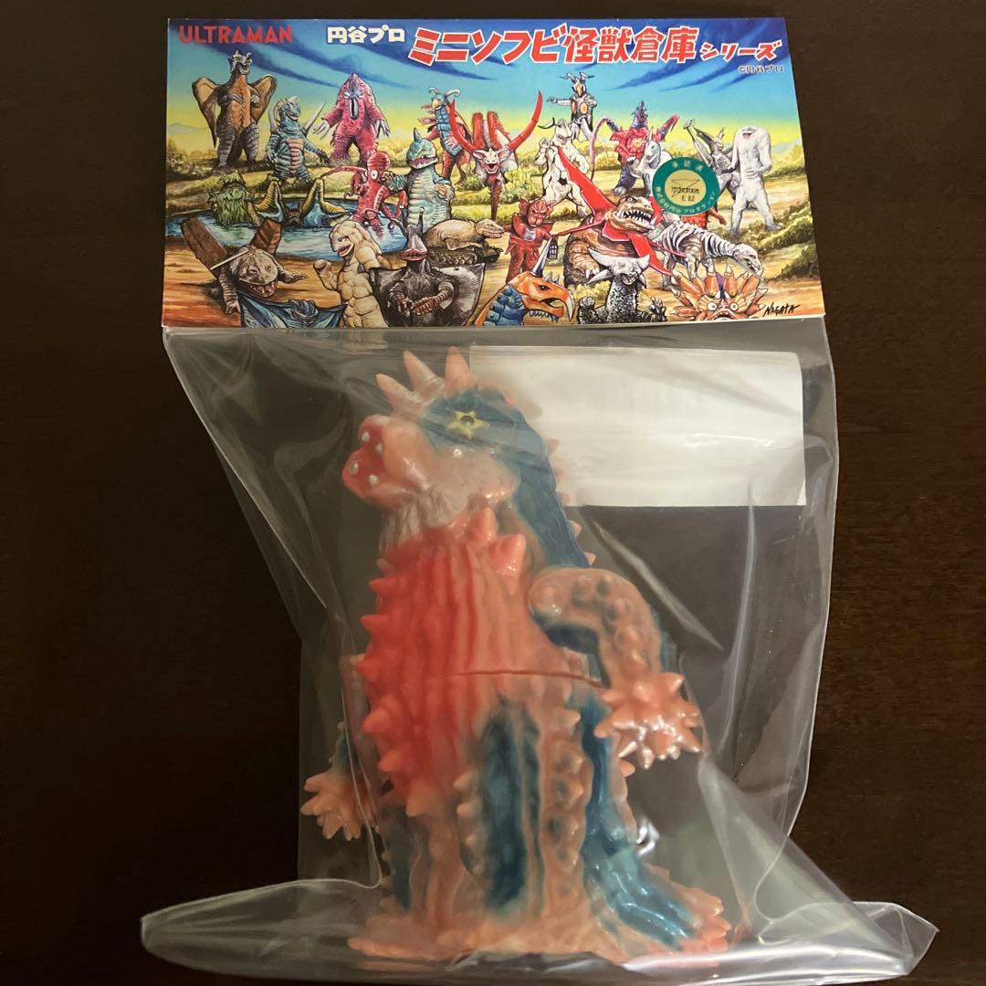 円谷プロ　ミニソフビ怪獣倉庫シリーズ　サボテンダー　マックストイ　maxtoy