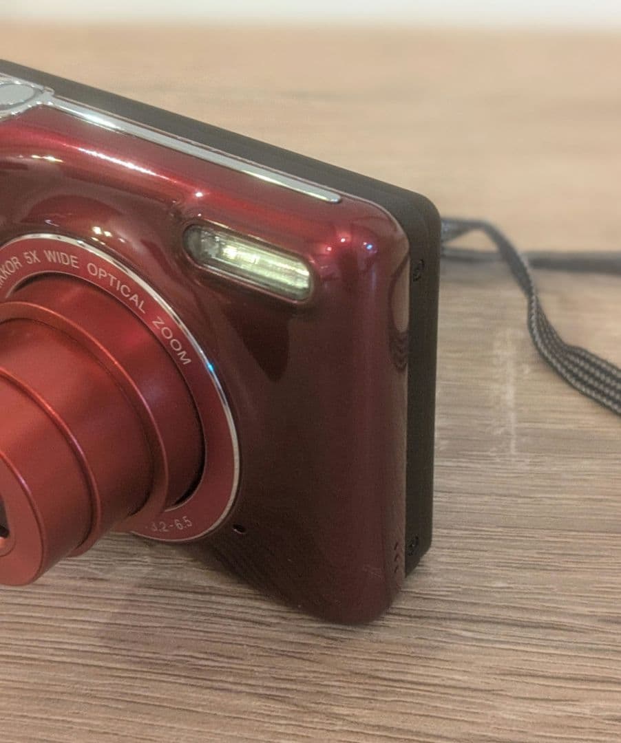 ♥ほぼ新品・未使用品♥ニコン Nikon COOLPIX L30 レッド