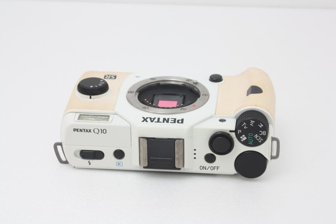 ペンタックス PENTAX Q10 ボディ ホワイト 完動品 #353b