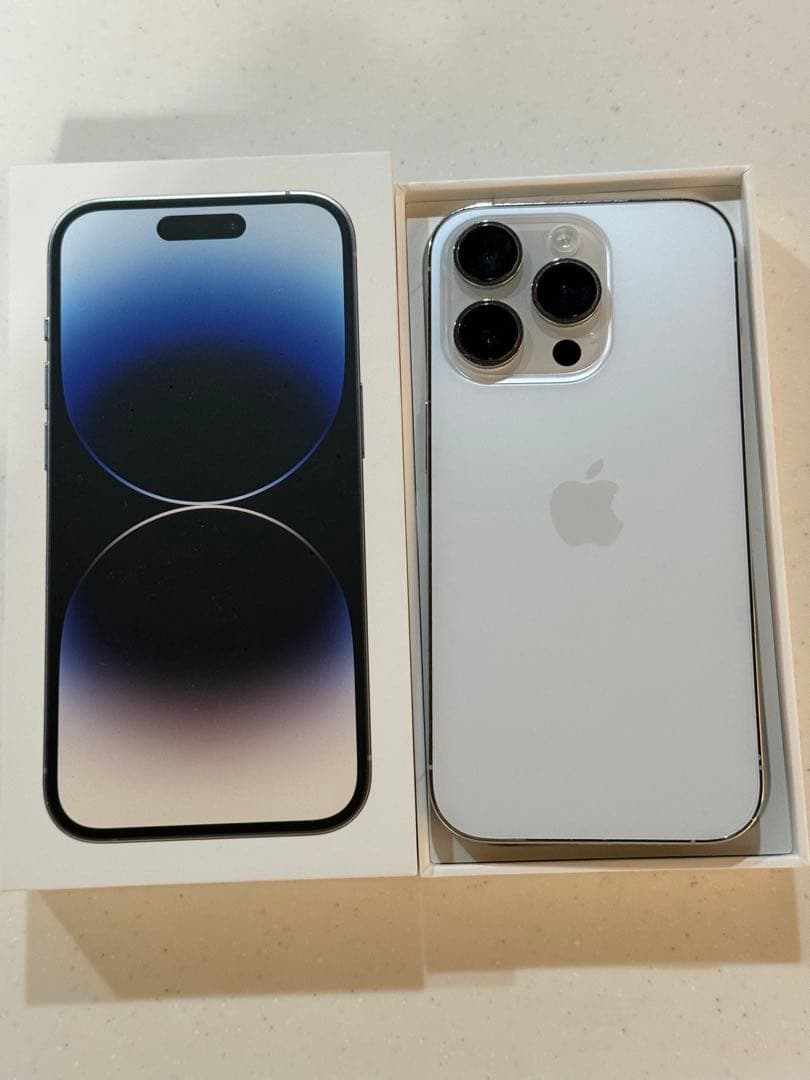 Apple iPhone 14 Pro 256GB シルバー 本体　SIMフリー