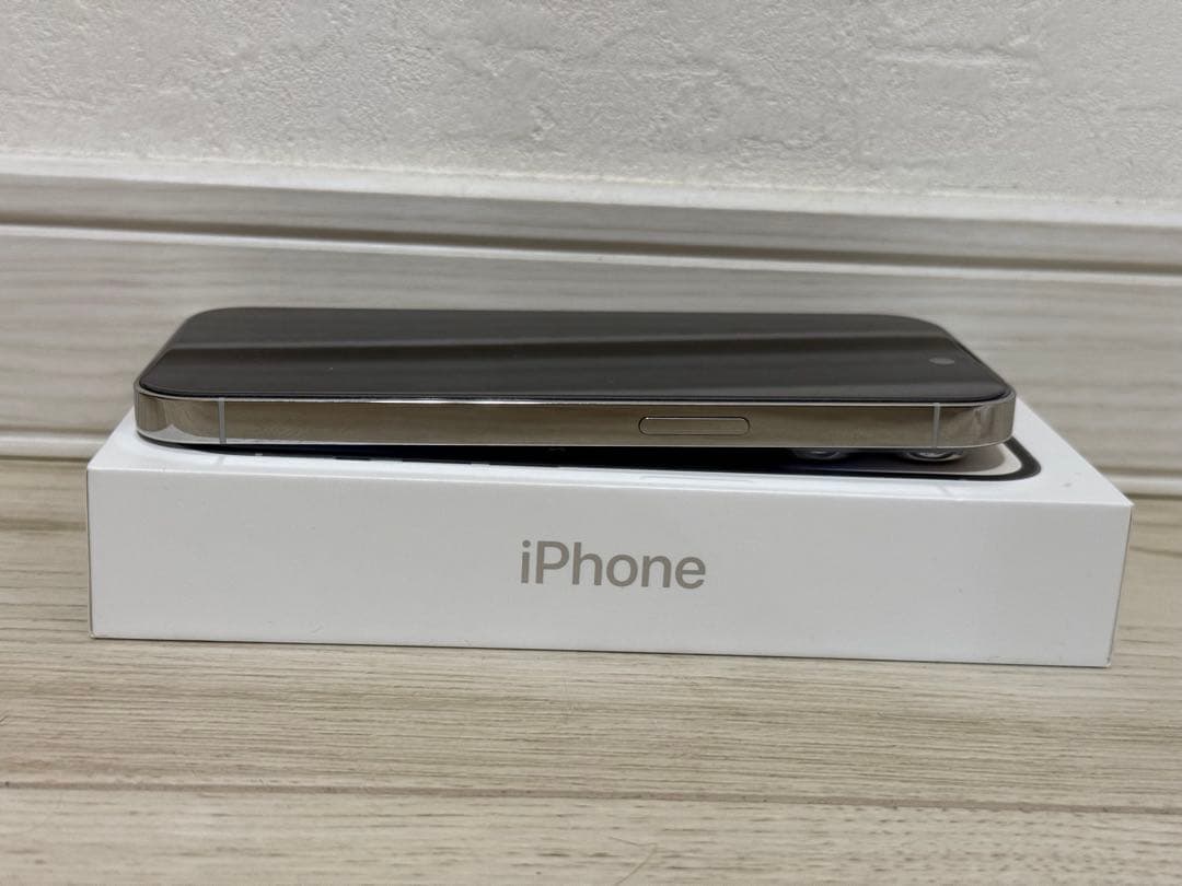 Apple iPhone 14 Pro 256GB シルバー 本体　SIMフリー
