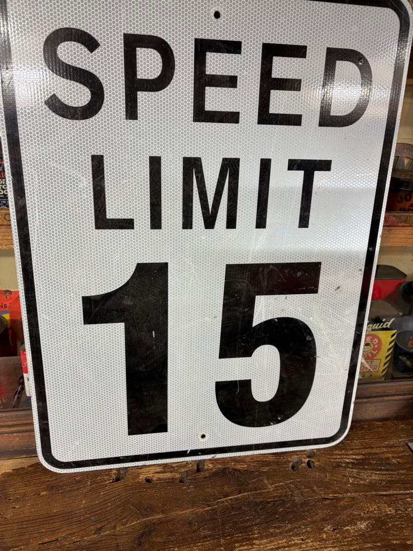 USA スピードリミット看板