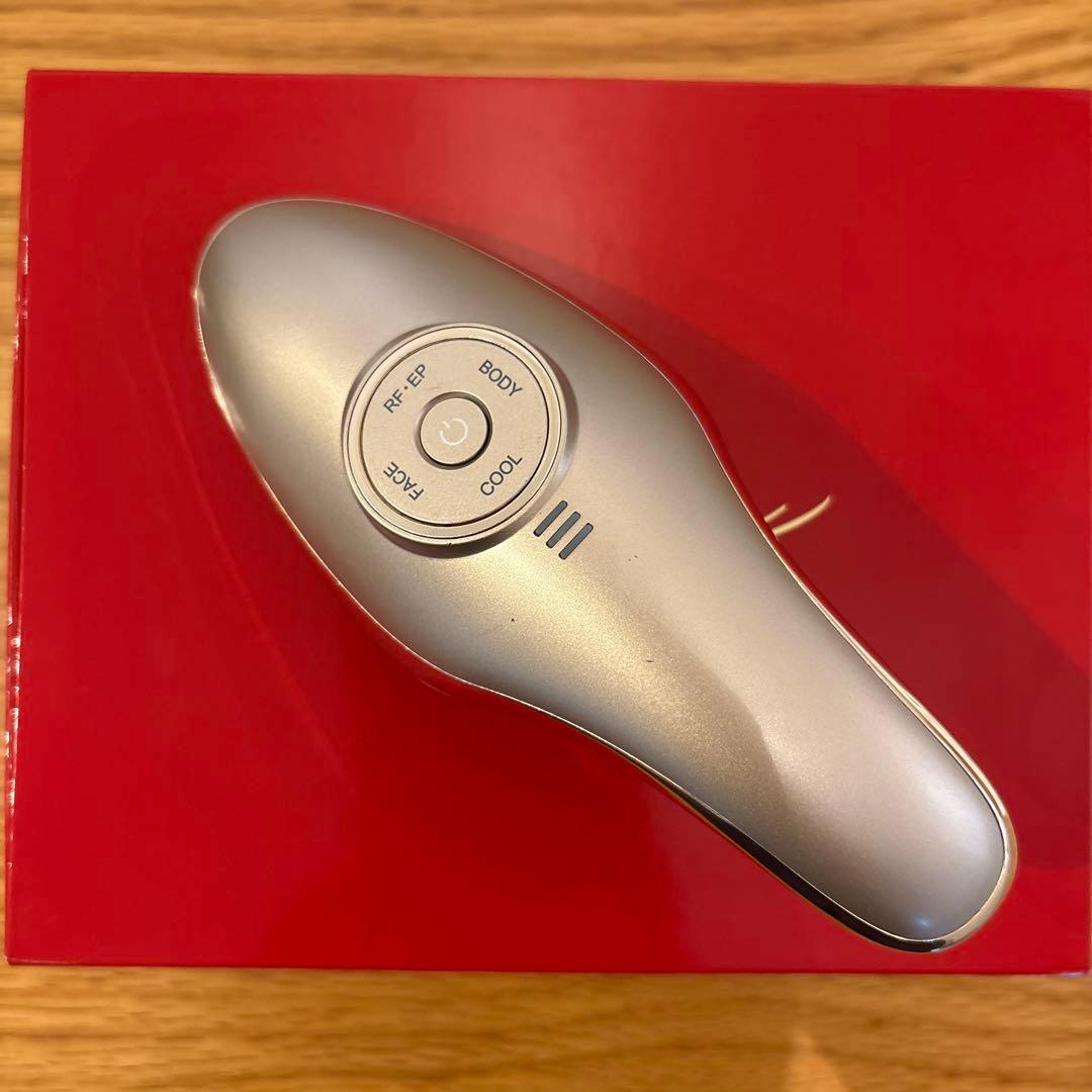 期間限定値下げ！美顔器　MEラボン　エクラ