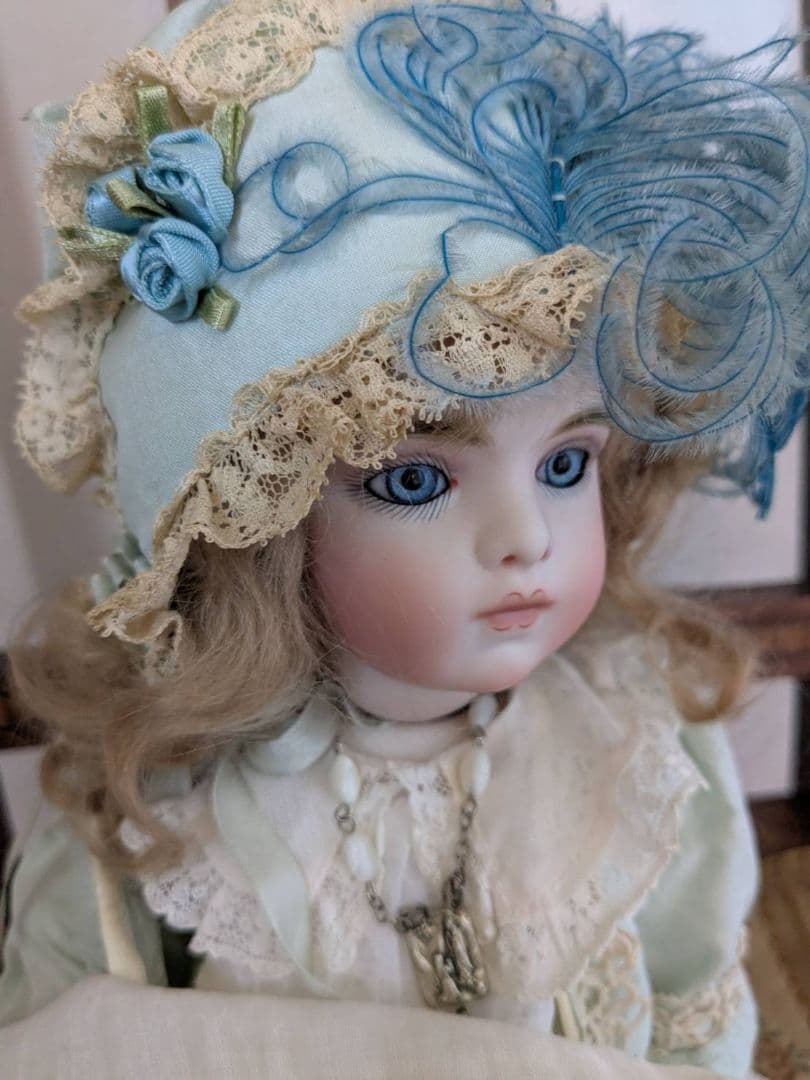 ブリュジュン　ビスクドール　リプロ　素晴らしいドレスとボネ