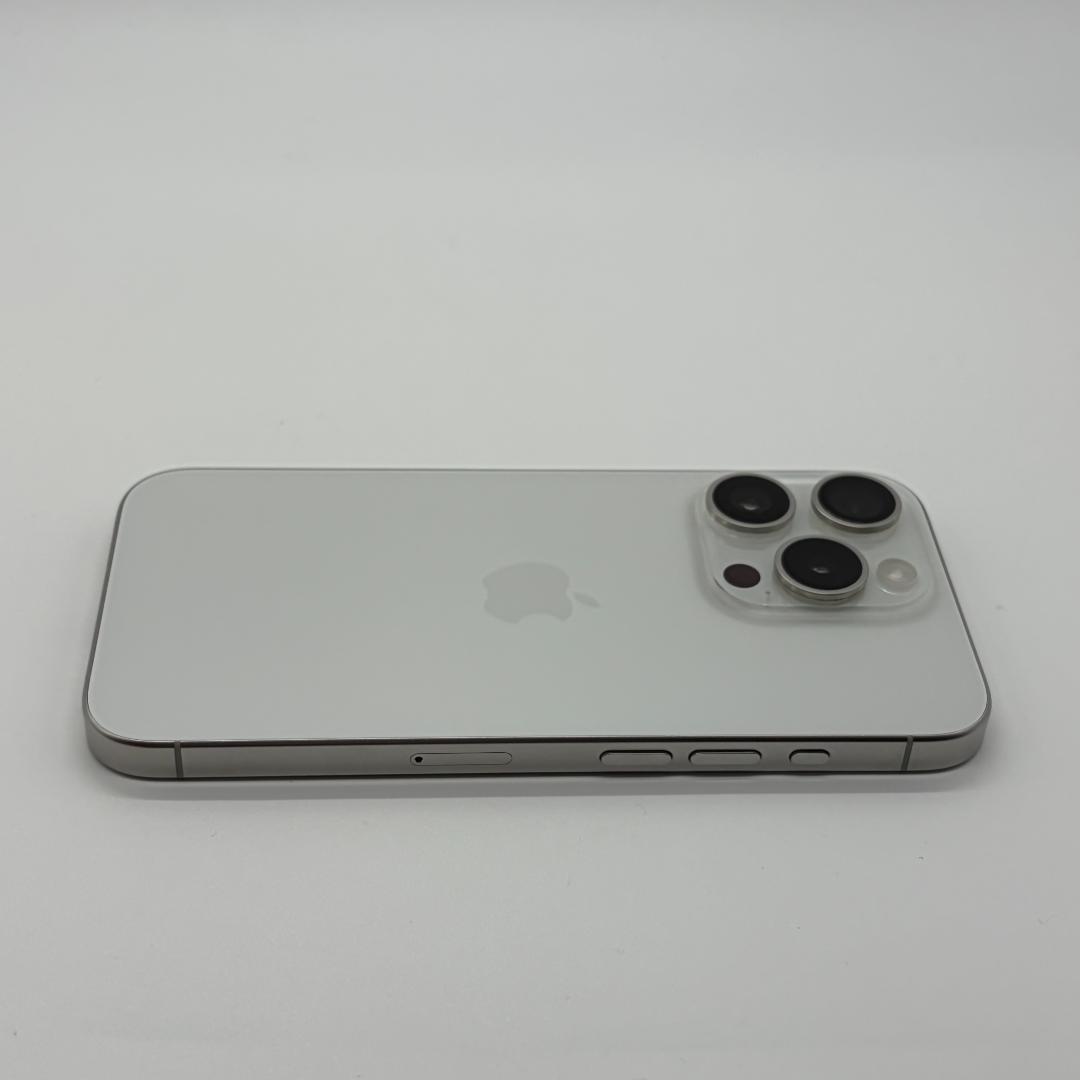 Apple iPhone 15 Pro 256GB ホワイトチタニウム