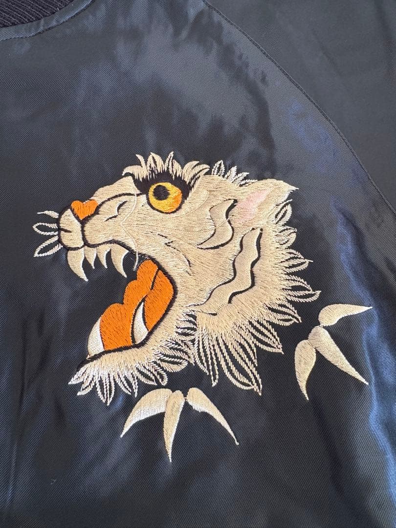 テーラー東洋　スーベニアジャケット　ホワイトタイガーxゴールドドラゴンサイズXL