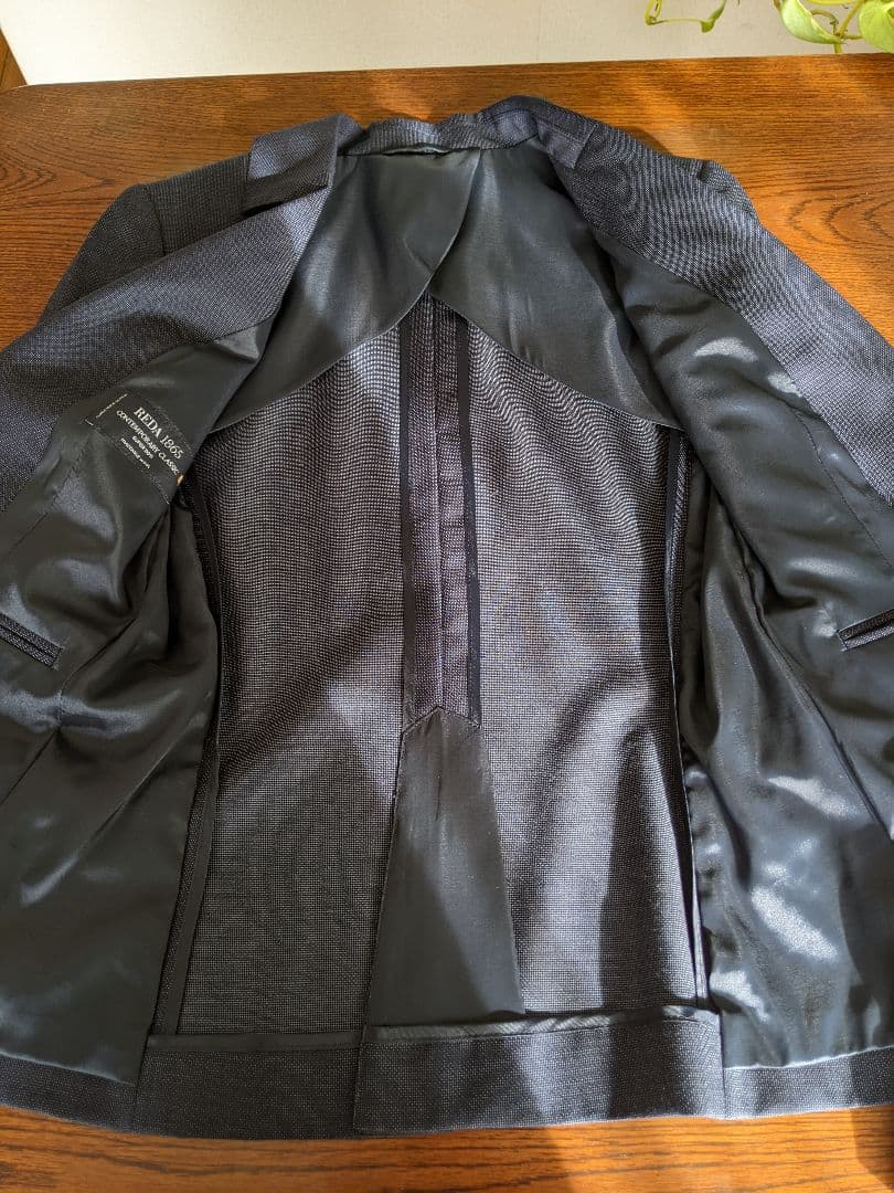 タグ付新品未使用ネイビービジネススーツ