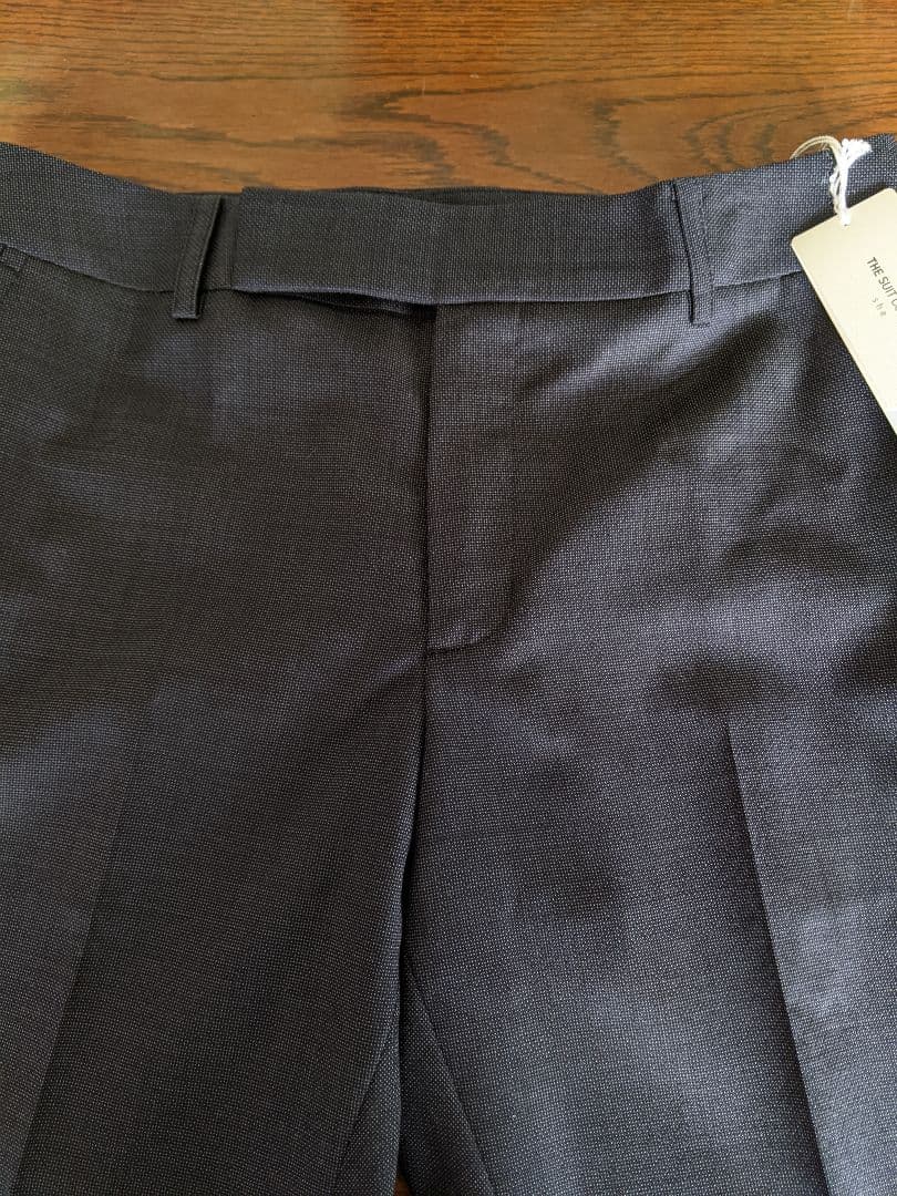 タグ付新品未使用ネイビービジネススーツ