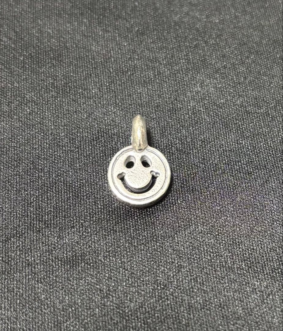 BWL ビルウォールレザー　ハッピーフェイス ペンダント