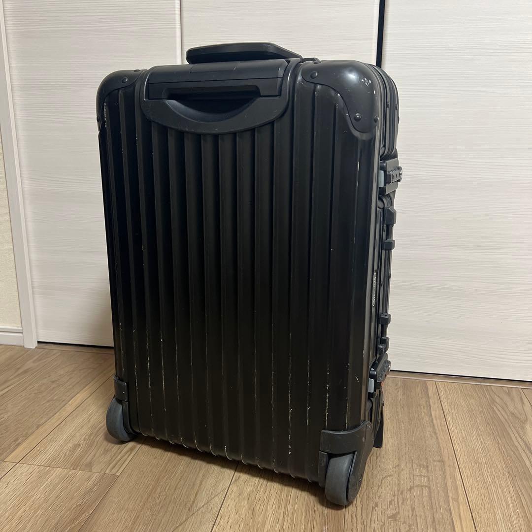 リモワ　キャリーケース　機内持ち込み可能