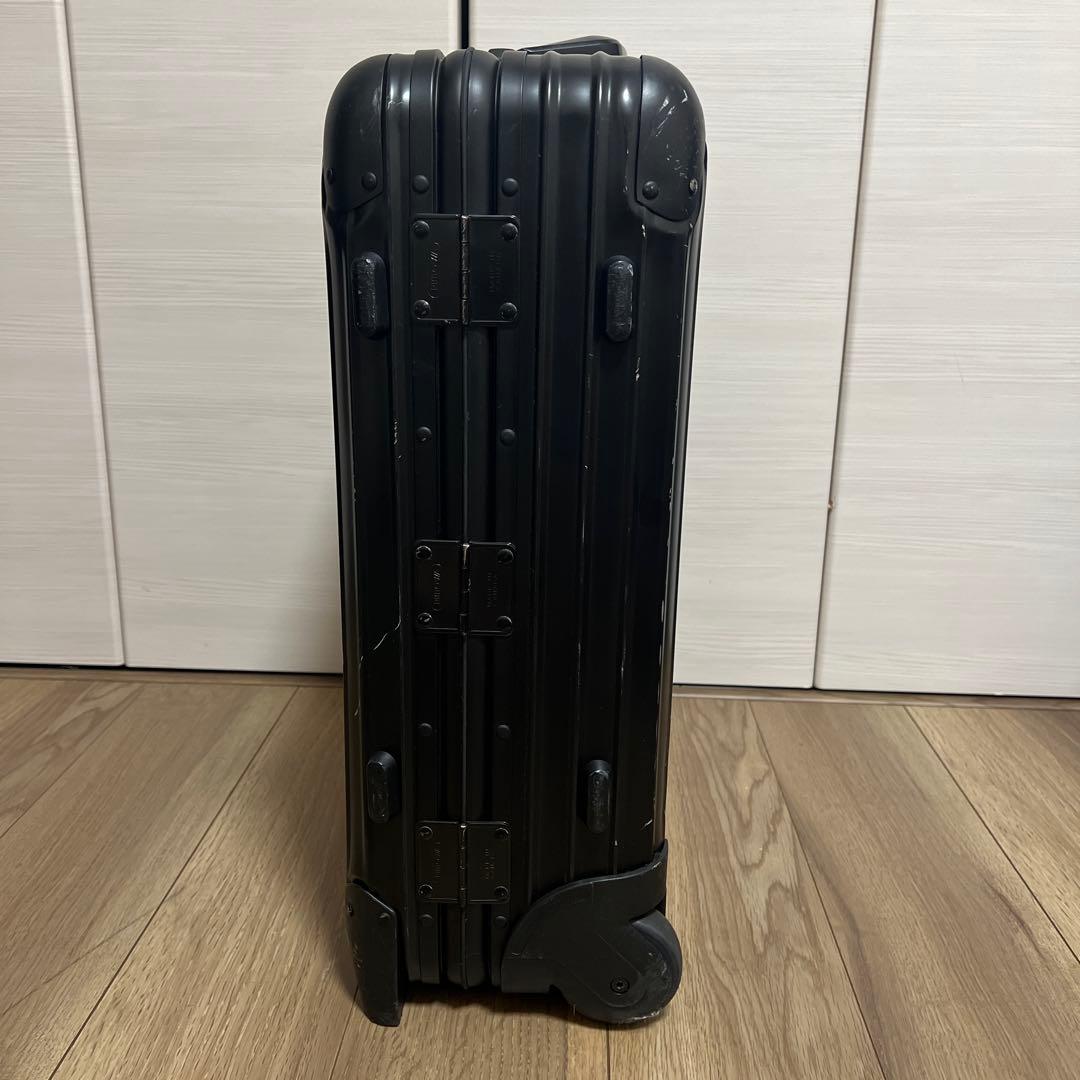 リモワ　キャリーケース　機内持ち込み可能