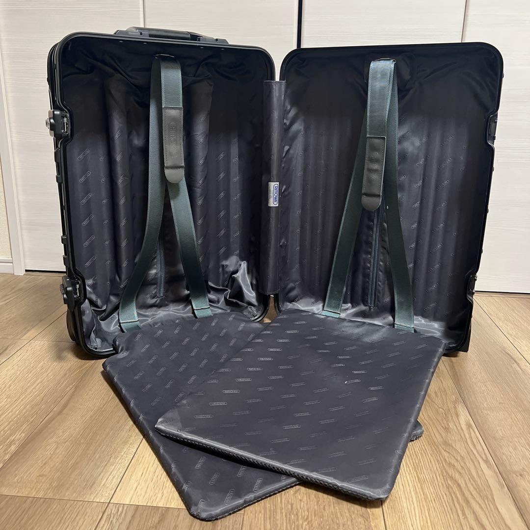 リモワ　キャリーケース　機内持ち込み可能