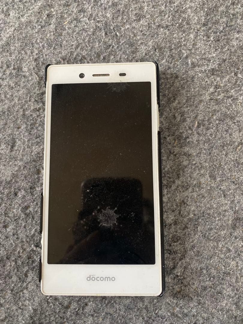 docomo スマートフォン ホワイト ブラック