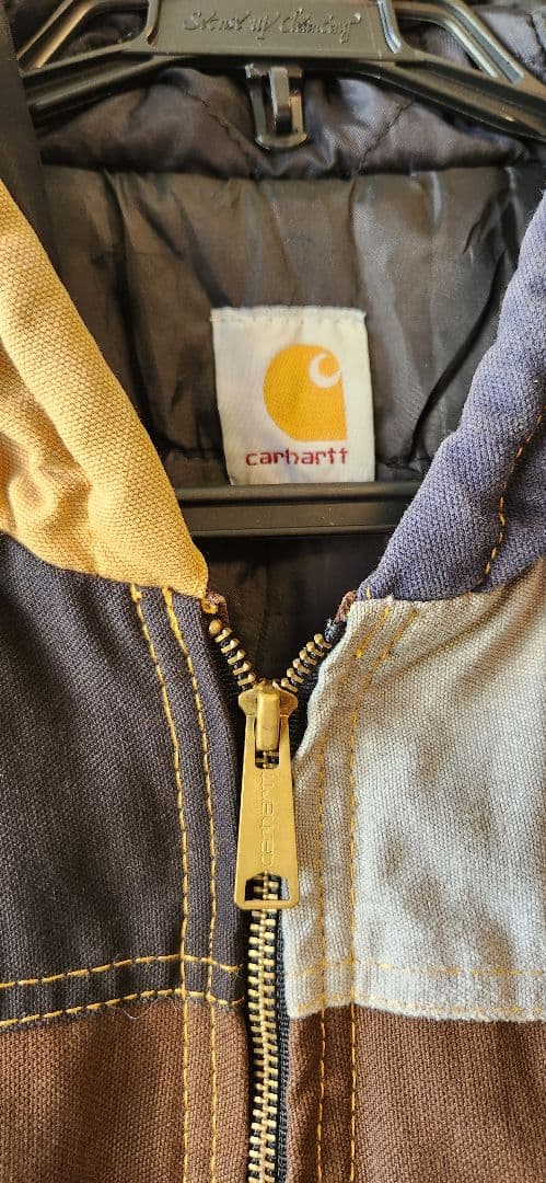 Carharttフード付きブルゾン&トートバッグ