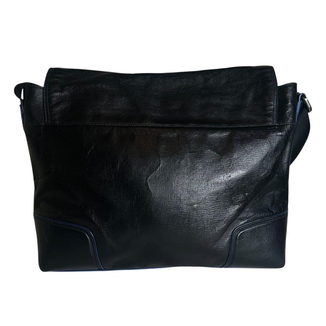 大容量　ヒューゴボス　ショルダーバッグ　メッセンジャーバッグ　レザー　ブラック