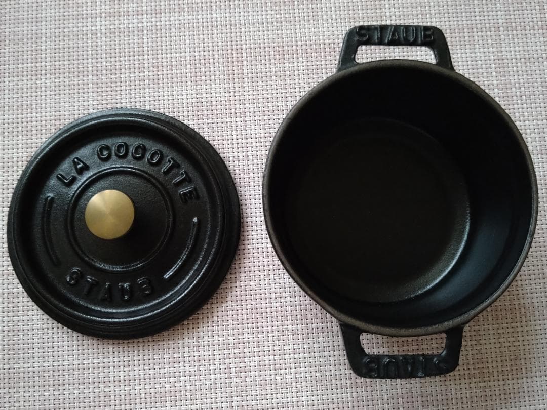 Staub　ピコ・ココット　10cm　３個とスタンドのセット