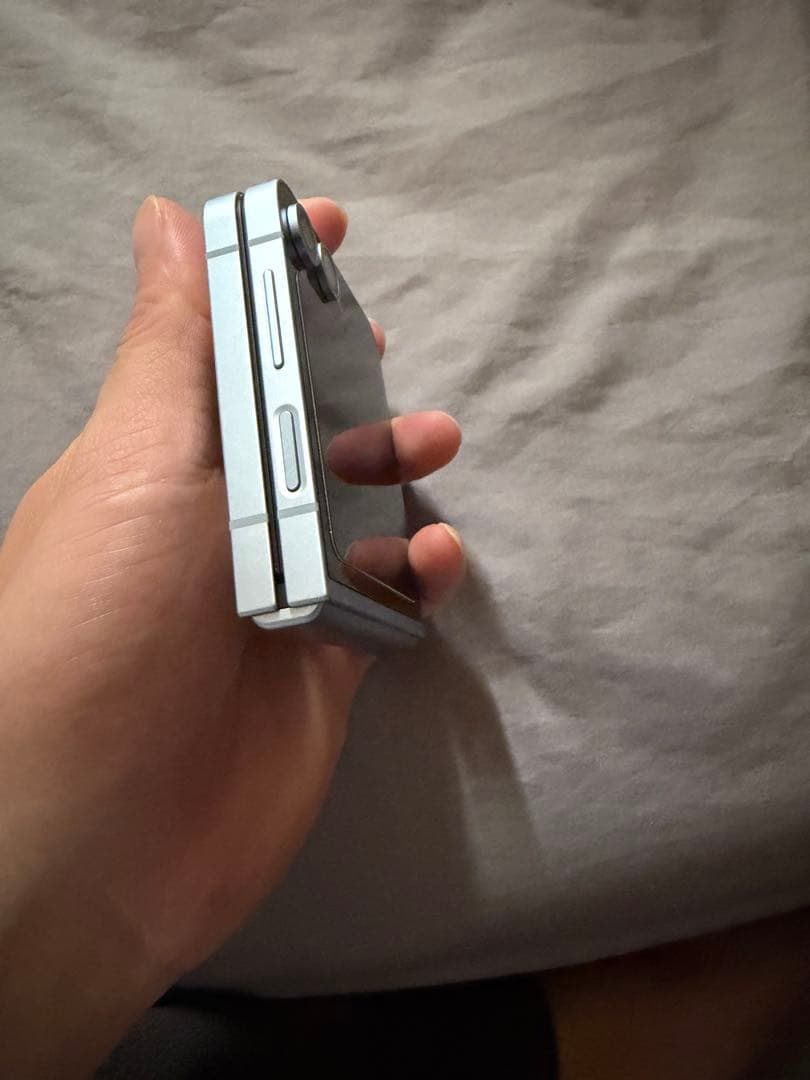 あ*る様 Samsung Galaxy Z Flip6 本体