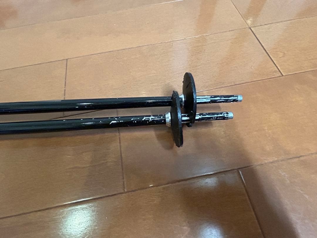 ジュニアスキーセット板130・ブーツ23.5cm・ストック100cm・ヘルメット