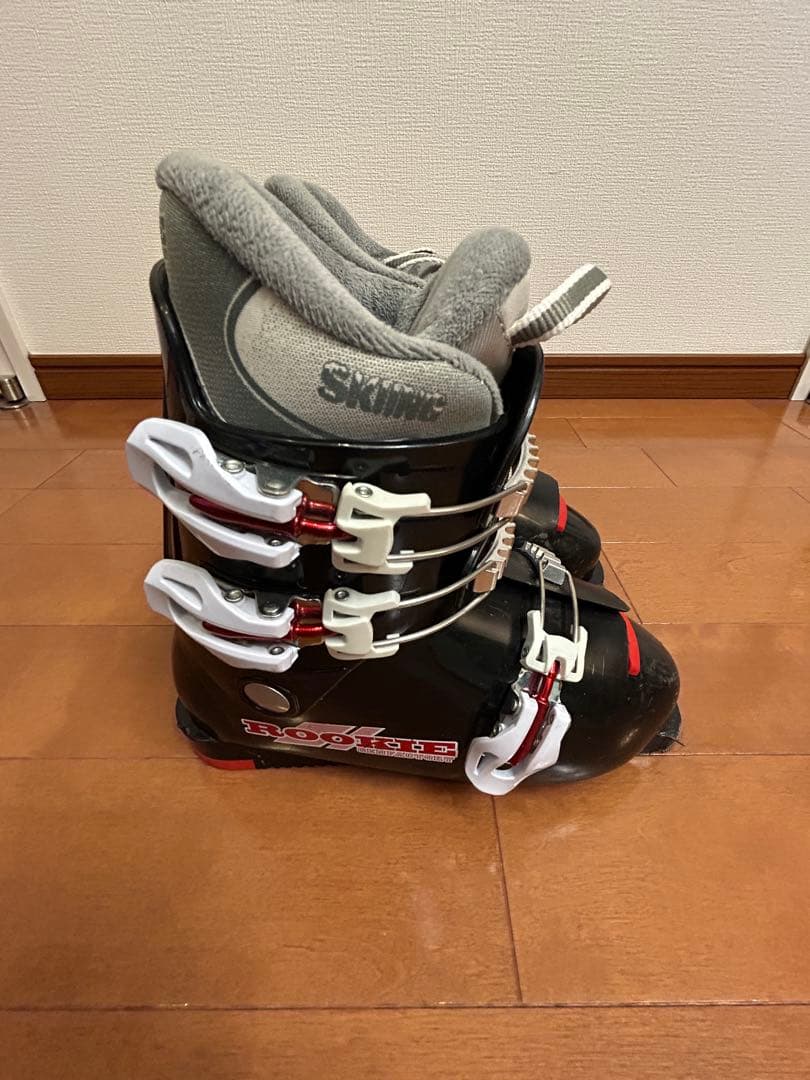 ジュニアスキーセット板130・ブーツ23.5cm・ストック100cm・ヘルメット