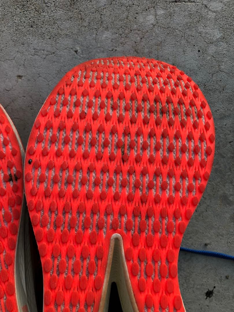 一年ありがとうございましたセールミズノウェーブリベリオンプロ3アカオニ✖️アオオニ